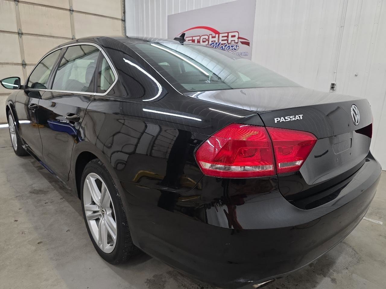 Used 2012 Volkswagen Passat 3.6 SE image 9