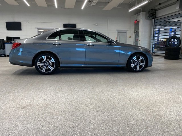 Used 2019 Mercedes-Benz E 300 4MATIC image 4