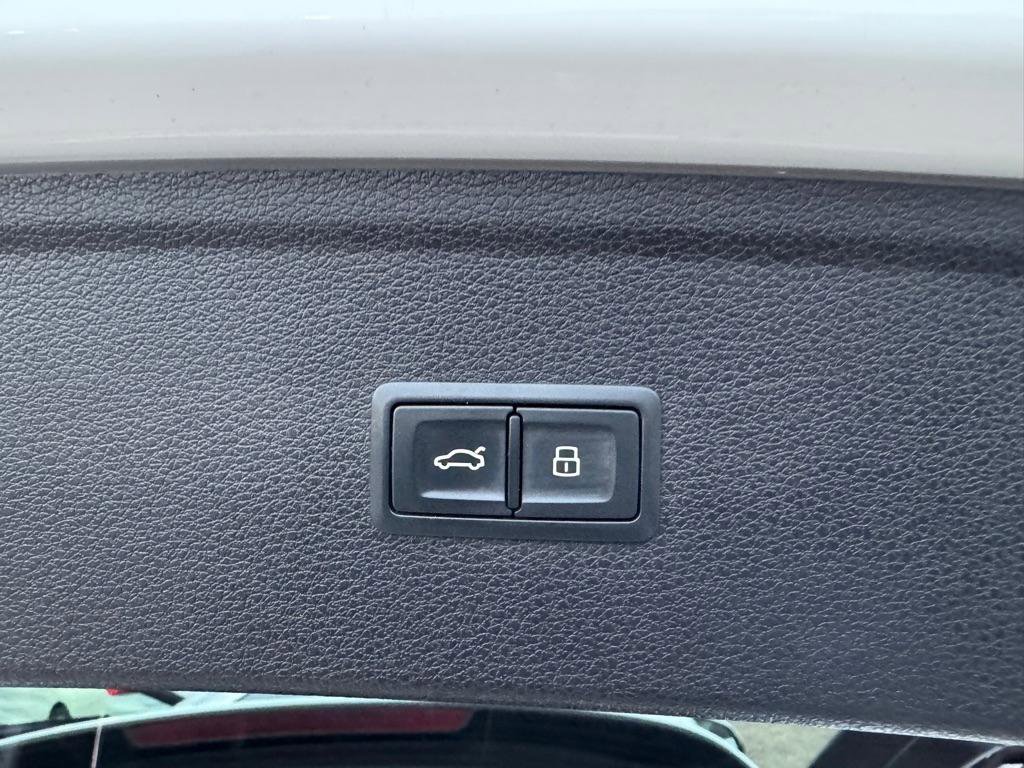 Used 2018 Audi Q5 Prestige w/ Prestige Package image 27