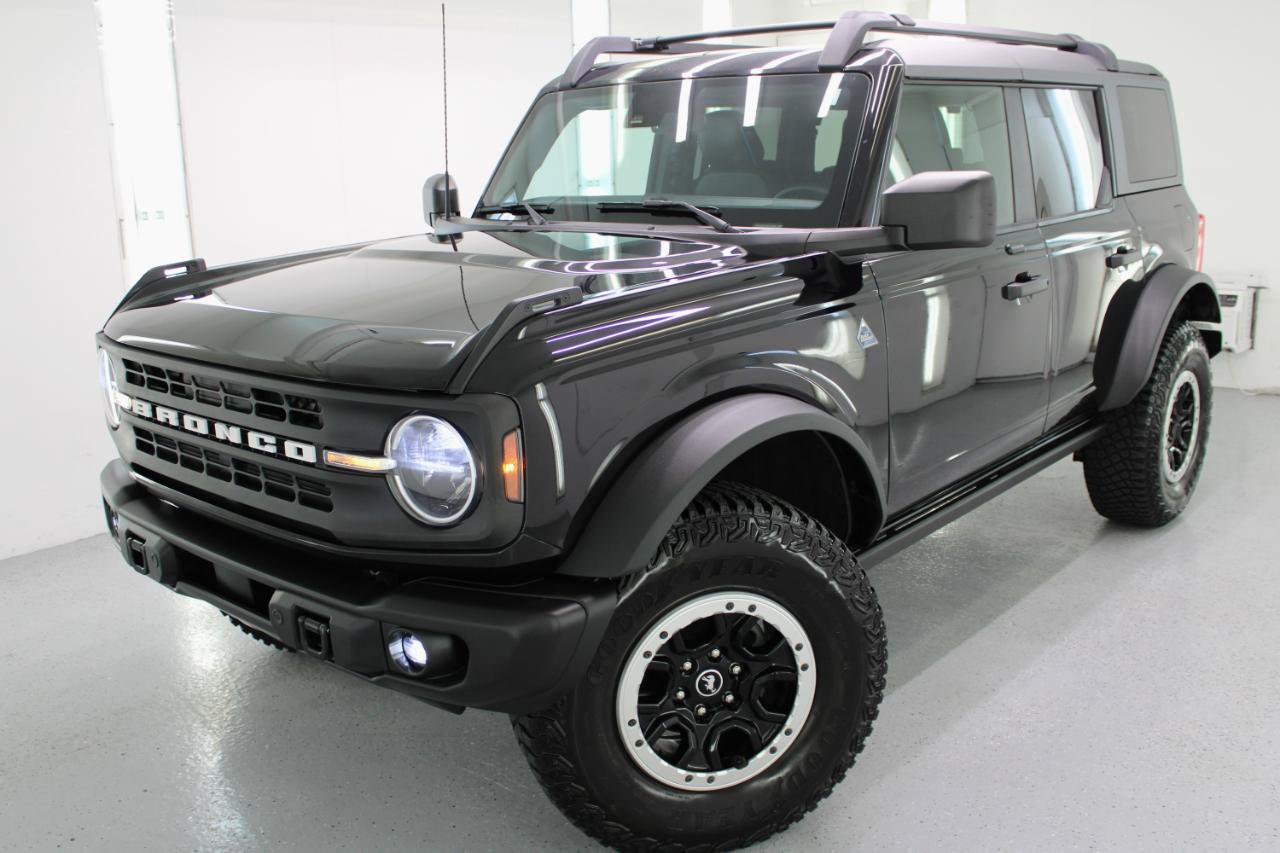 Used 2022 Ford Bronco Black Diamond w/ Sasquatch Package AWD/4WD image 2
