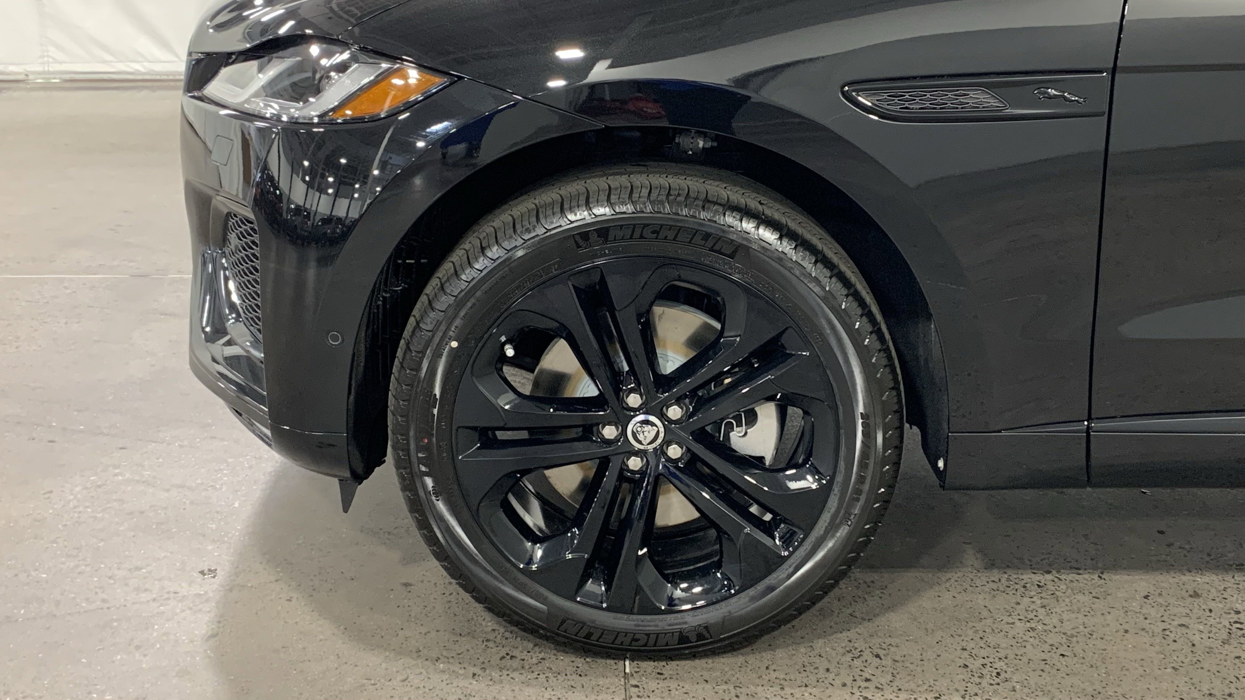 New 2026 Jaguar F-PACE R-Dynamic S image 10