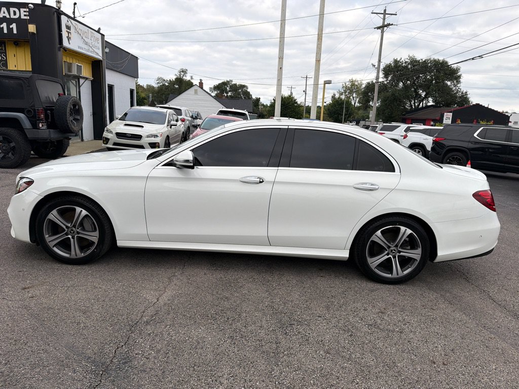 Used 2017 Mercedes-Benz E 300 4MATIC image 9