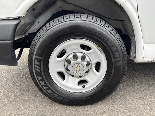 Used 2011 Chevrolet Express 2500 RWD image 11