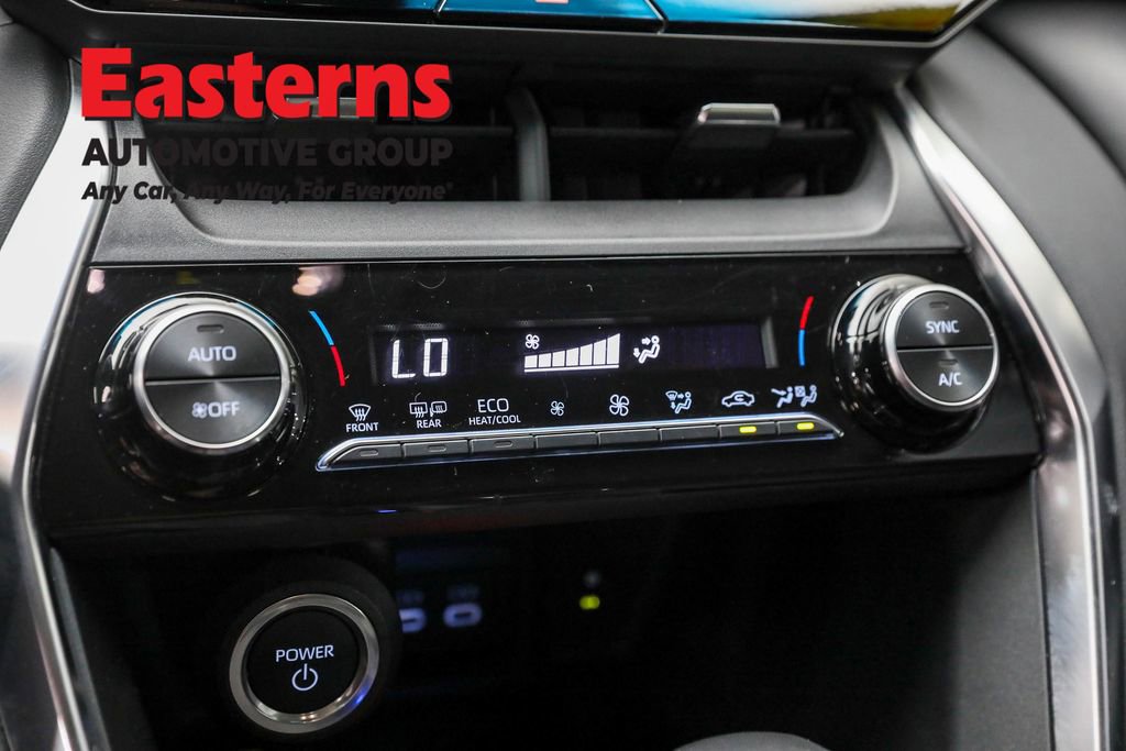 Used 2024 Toyota Venza LE image 19