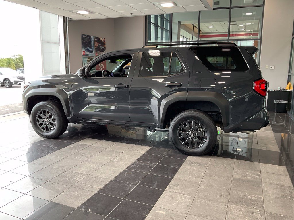 Certified 2025 Toyota 4Runner SR5 AWD/4WD image 4
