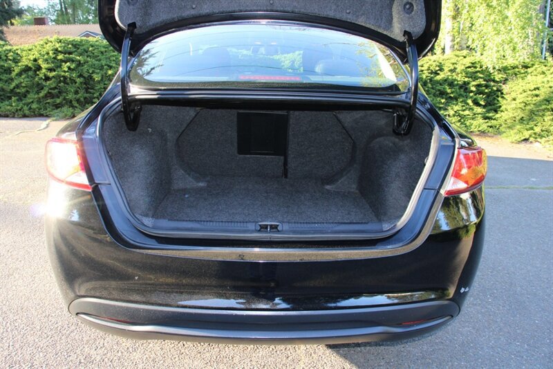 Used 2016 Chrysler 200 LX FWD image 15