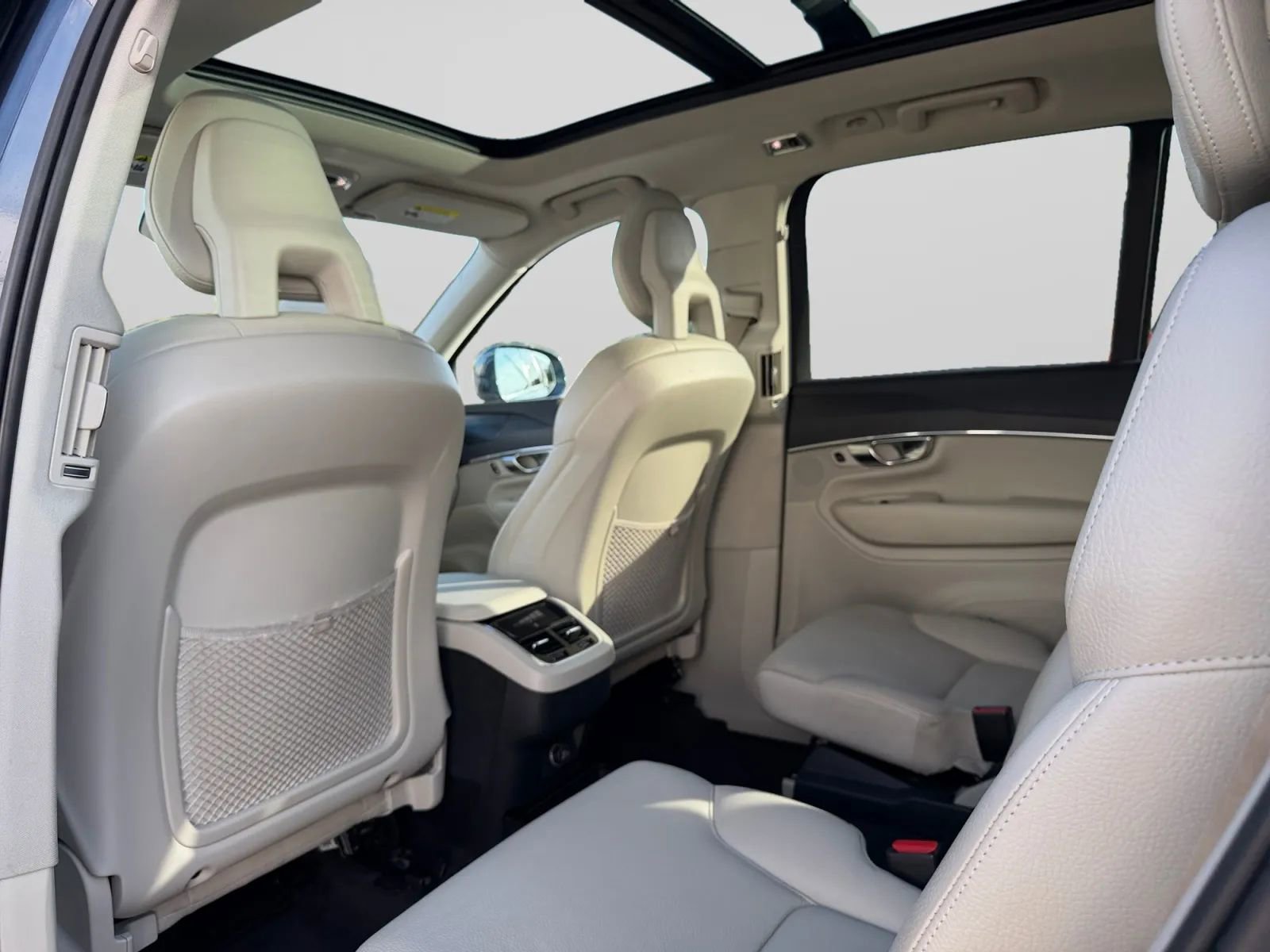 Used 2020 Volvo XC90 T6 Momentum w/ Protection Package Premier AWD/4WD image 27
