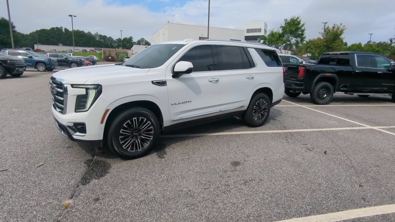 Used 2025 GMC Yukon Elevation AWD/4WD image 4