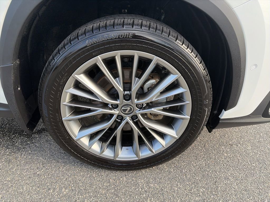 Certified 2025 Lexus NX 350h AWD w/ Rear Seat Package image 18