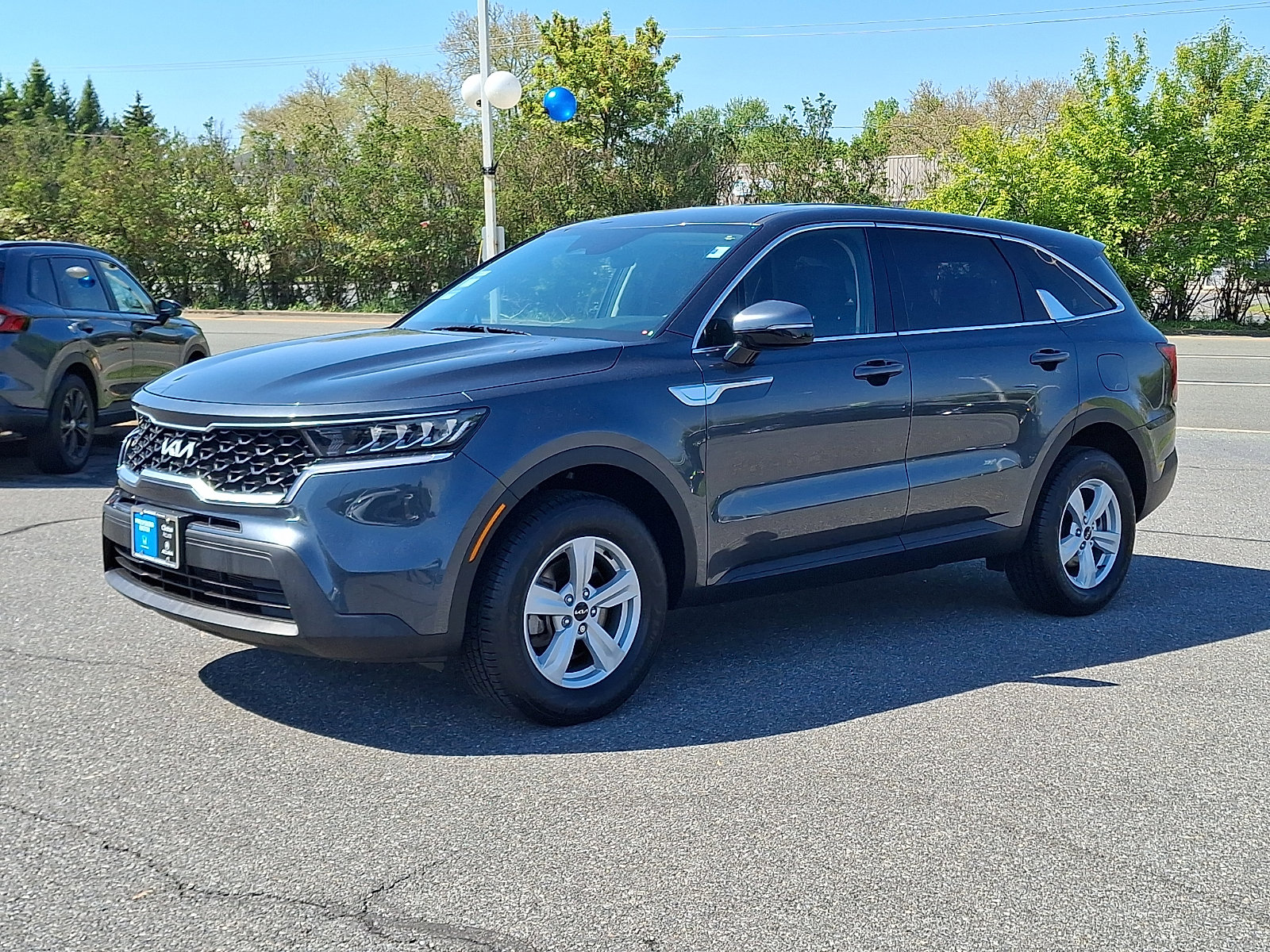 Used 2022 Kia Sorento LX AWD/4WD image 3