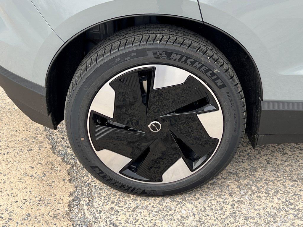 New 2026 Volvo EX30 Plus w/ Protection Package Premier image 6