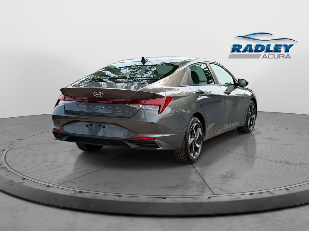 Used 2023 Hyundai Elantra SEL w/ Convenience Package FWD image 7