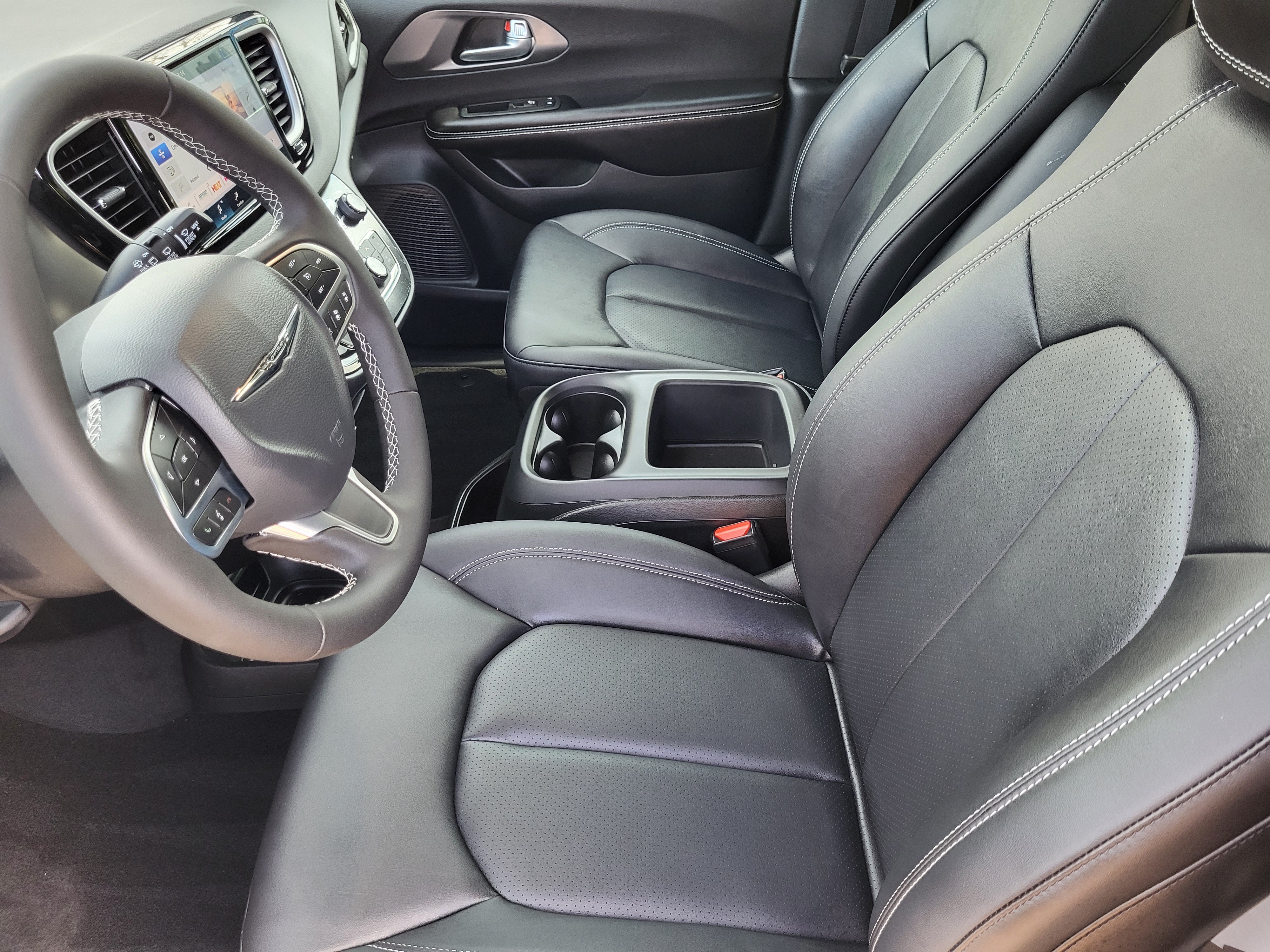 New 2026 Chrysler Voyager LX FWD image 27