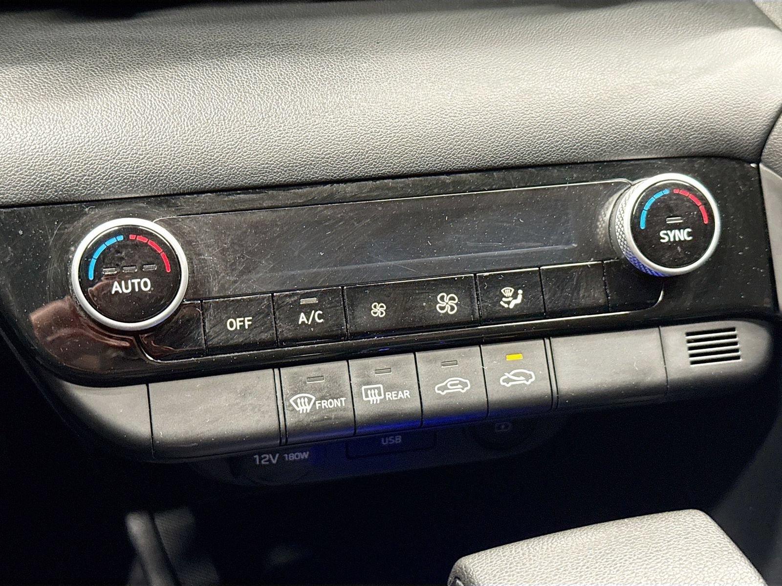 Used 2021 Hyundai Elantra SEL FWD image 18