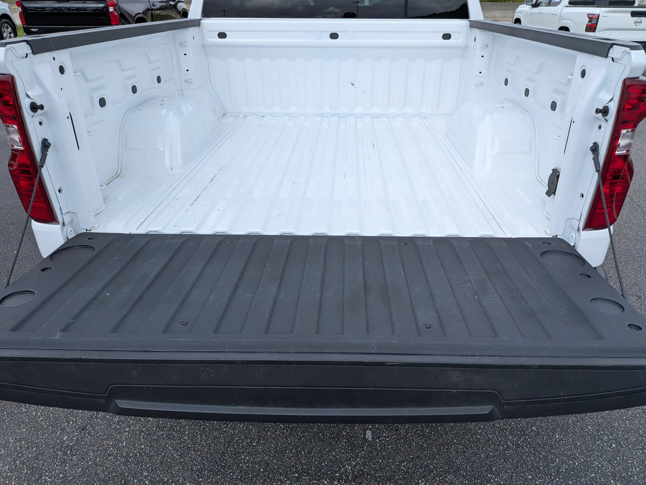 Used 2025 Chevrolet Silverado 1500 LT RWD image 33