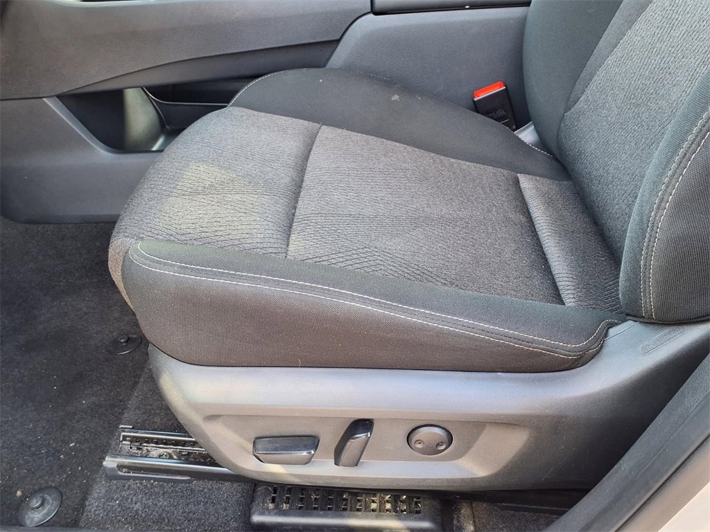 Used 2024 Nissan Rogue SV image 12