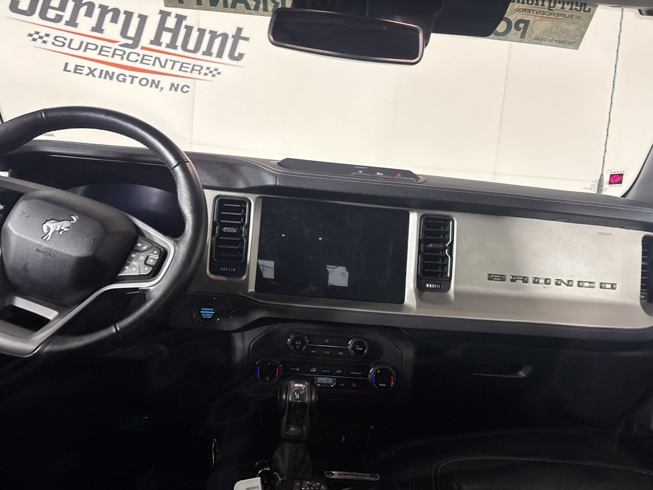 Used 2025 Ford Bronco Outer Banks AWD/4WD image 25