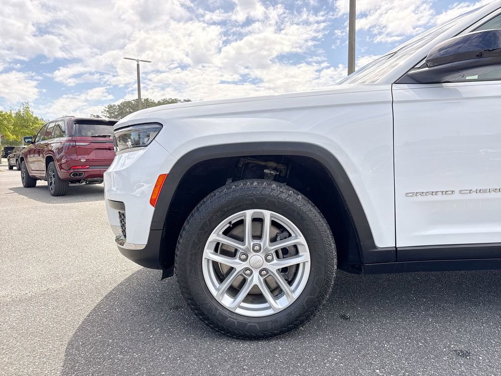 Used 2022 Jeep Grand Cherokee L Laredo w/ Luxury Tech Group I AWD/4WD image 7