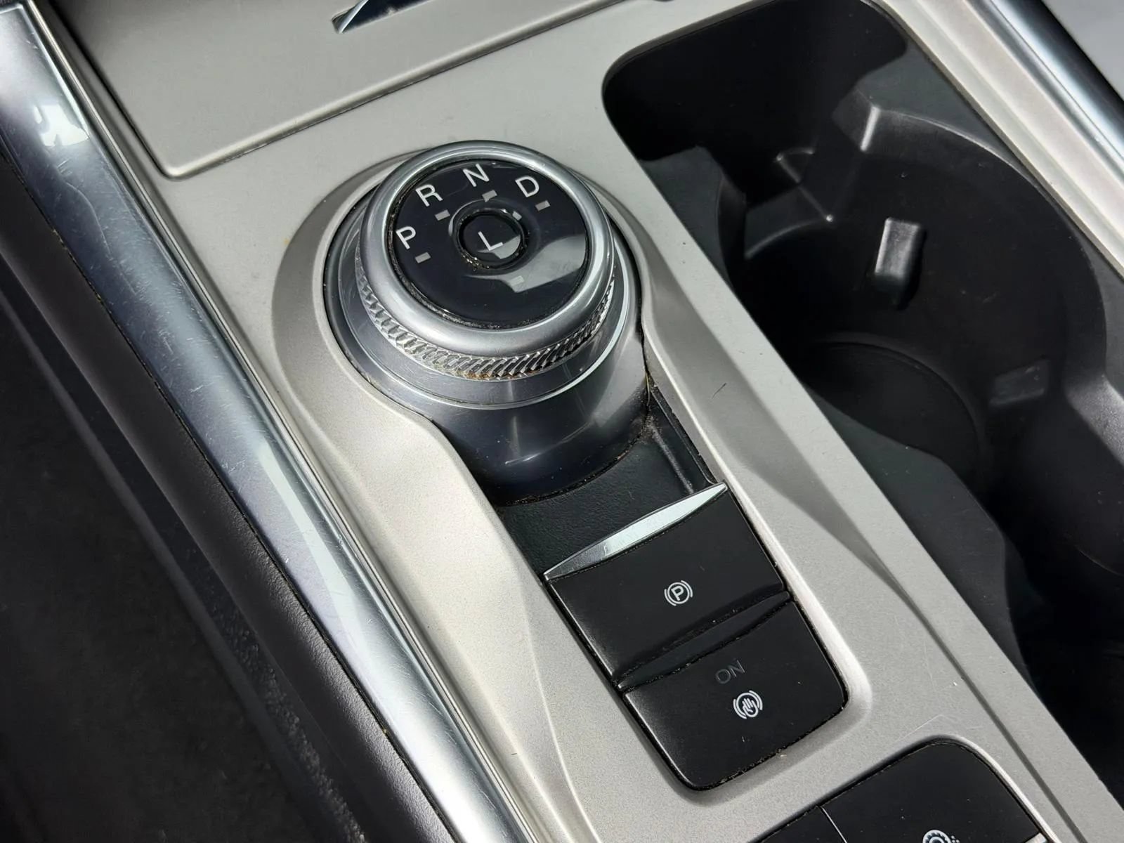 Used 2022 Ford Explorer XLT w/ Equipment Group 202A RWD image 35