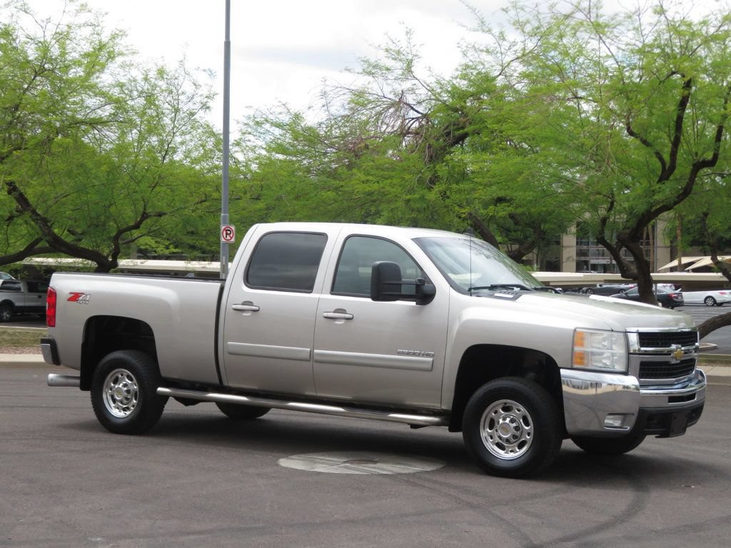 Used 2008 Chevrolet Silverado 2500 LTZ w/ Safety Package AWD/4WD image 4