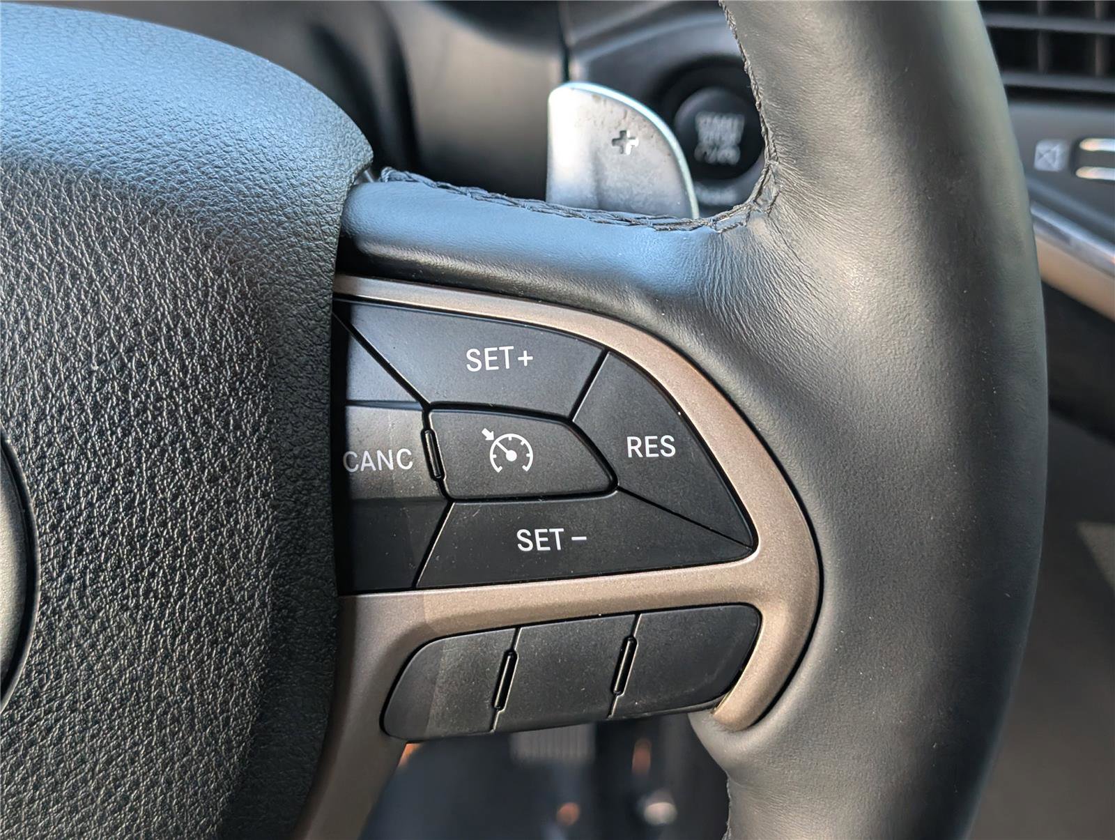 Used 2014 Jeep Grand Cherokee Altitude AWD/4WD image 23
