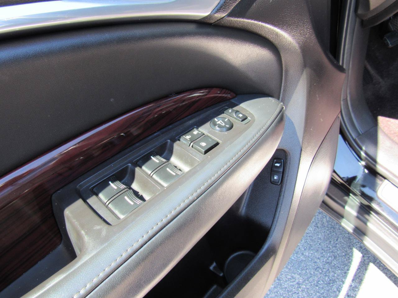 Used 2016 Acura MDX SH-AWD image 13