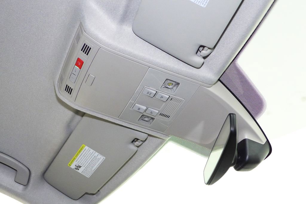 Used 2022 Volkswagen Tiguan SE image 17