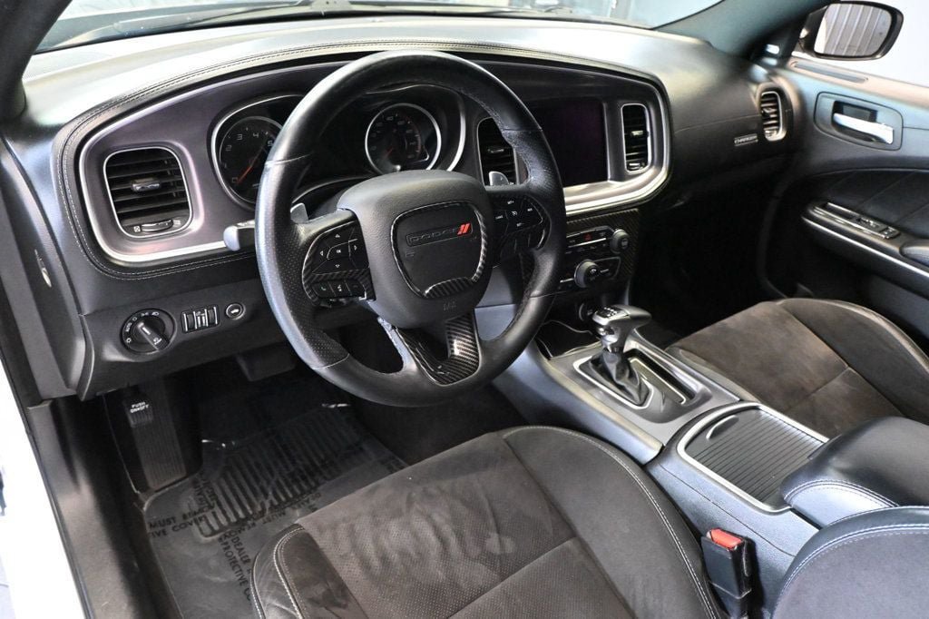 Used 2019 Dodge Charger R/T w/ Plus Group RWD image 9