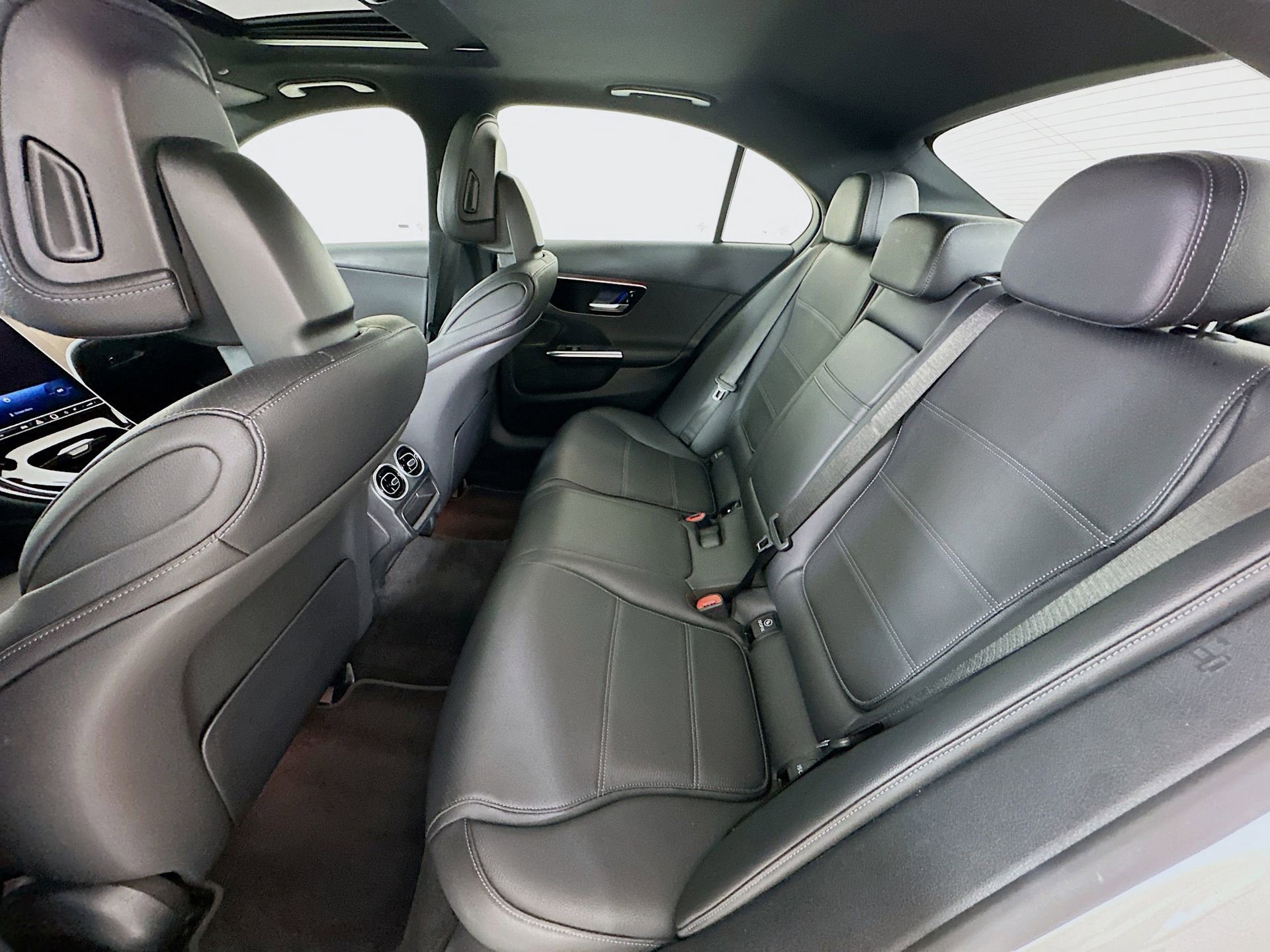 Used 2023 Mercedes-Benz C 300 Sedan image 25