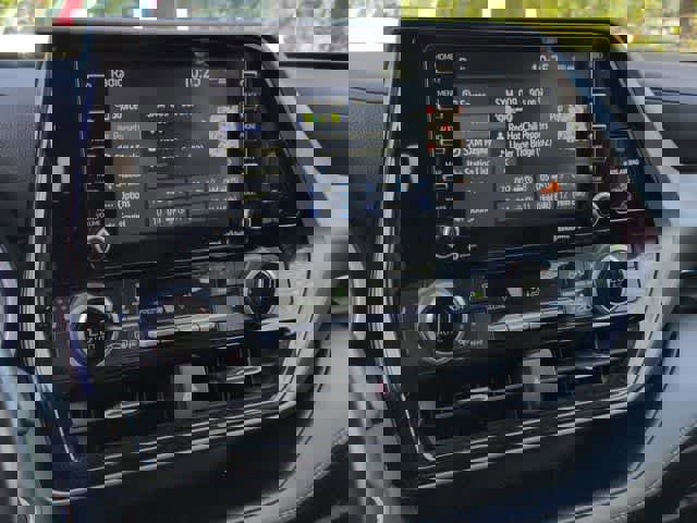 Used 2022 Toyota Highlander XLE image 28