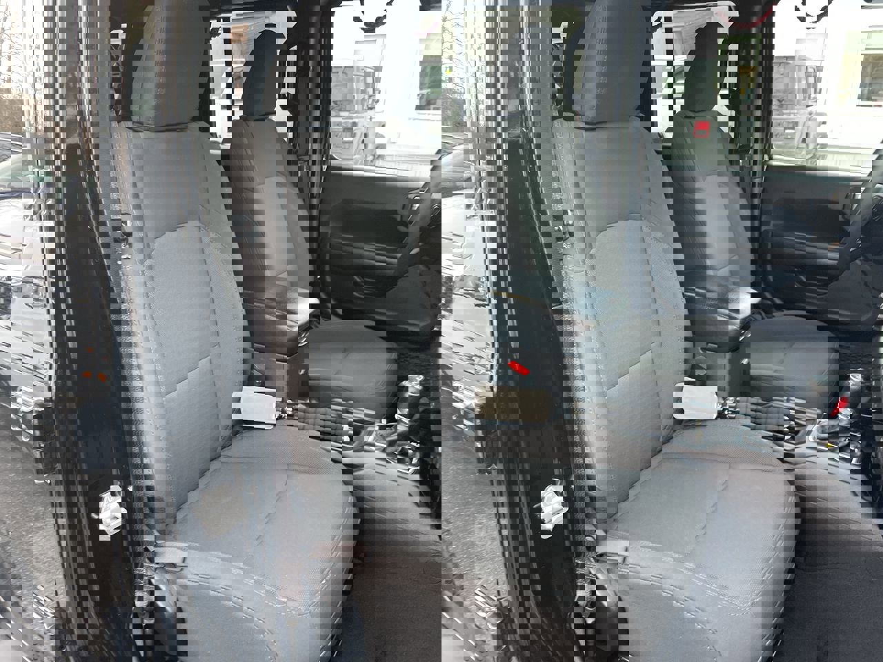 Used 2023 Jeep Wrangler Sport S image 34