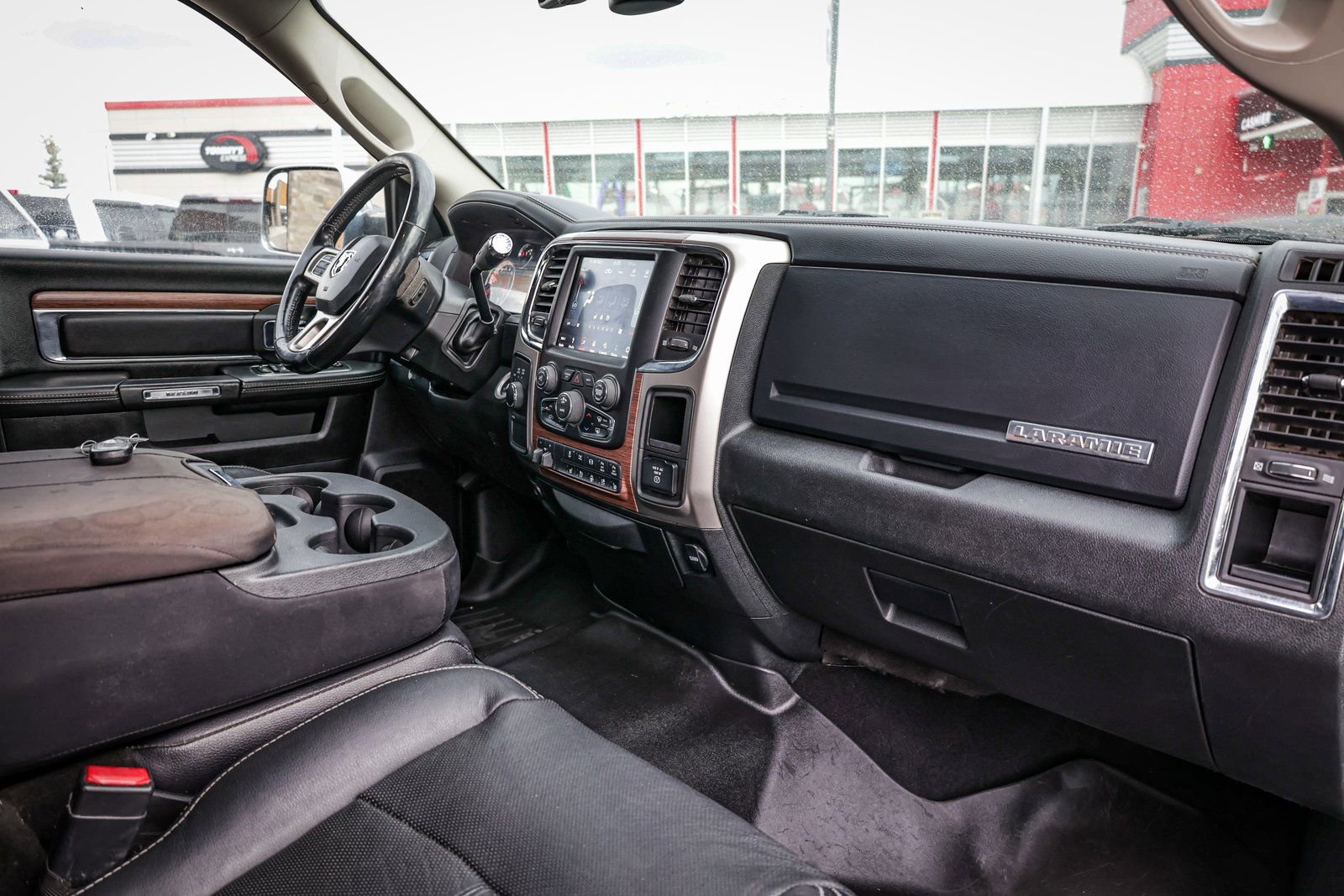 Used 2018 RAM 3500 Laramie w/ Protection Group image 32