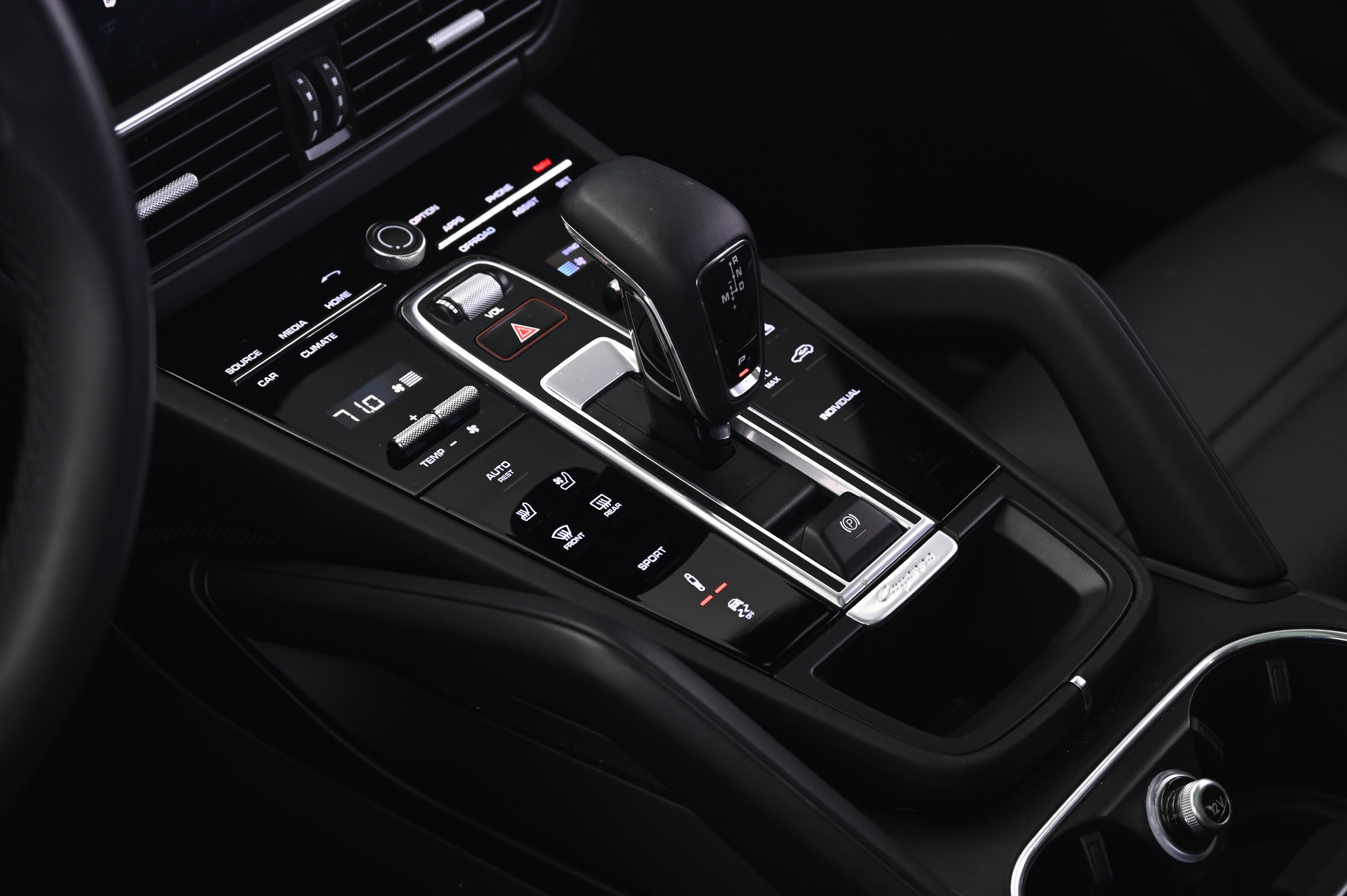 Certified 2023 Porsche Cayenne GTS AWD/4WD image 34