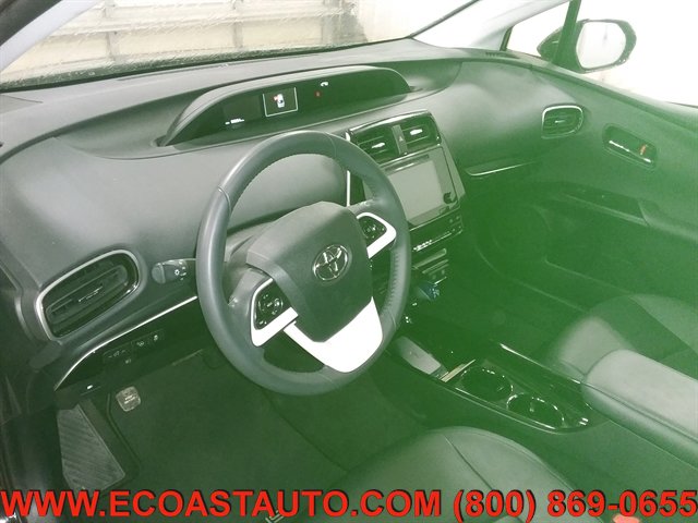 Used 2017 Toyota Prius Four FWD image 11