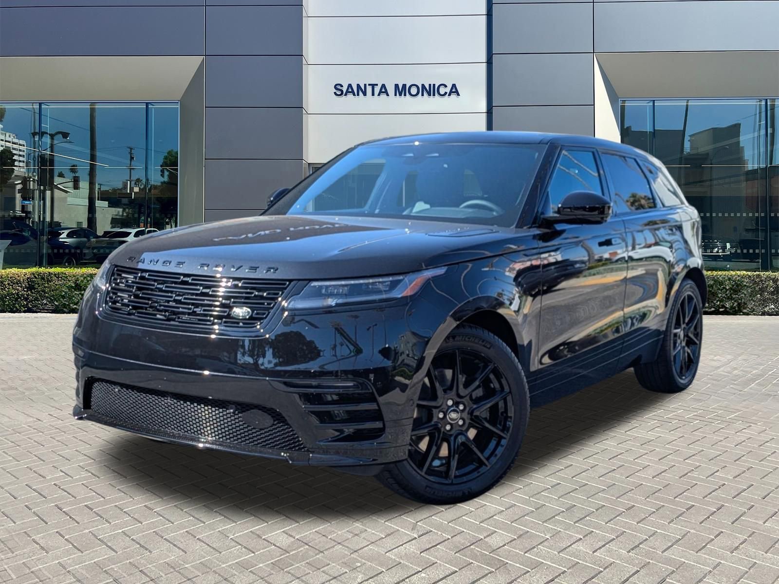 New 2026 Land Rover Range Rover Velar Dynamic SE AWD/4WD image 1