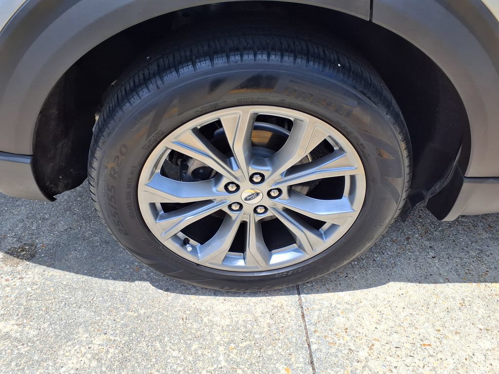 Used 2023 Ford Explorer XLT w/ Equipment Group 202A RWD image 6