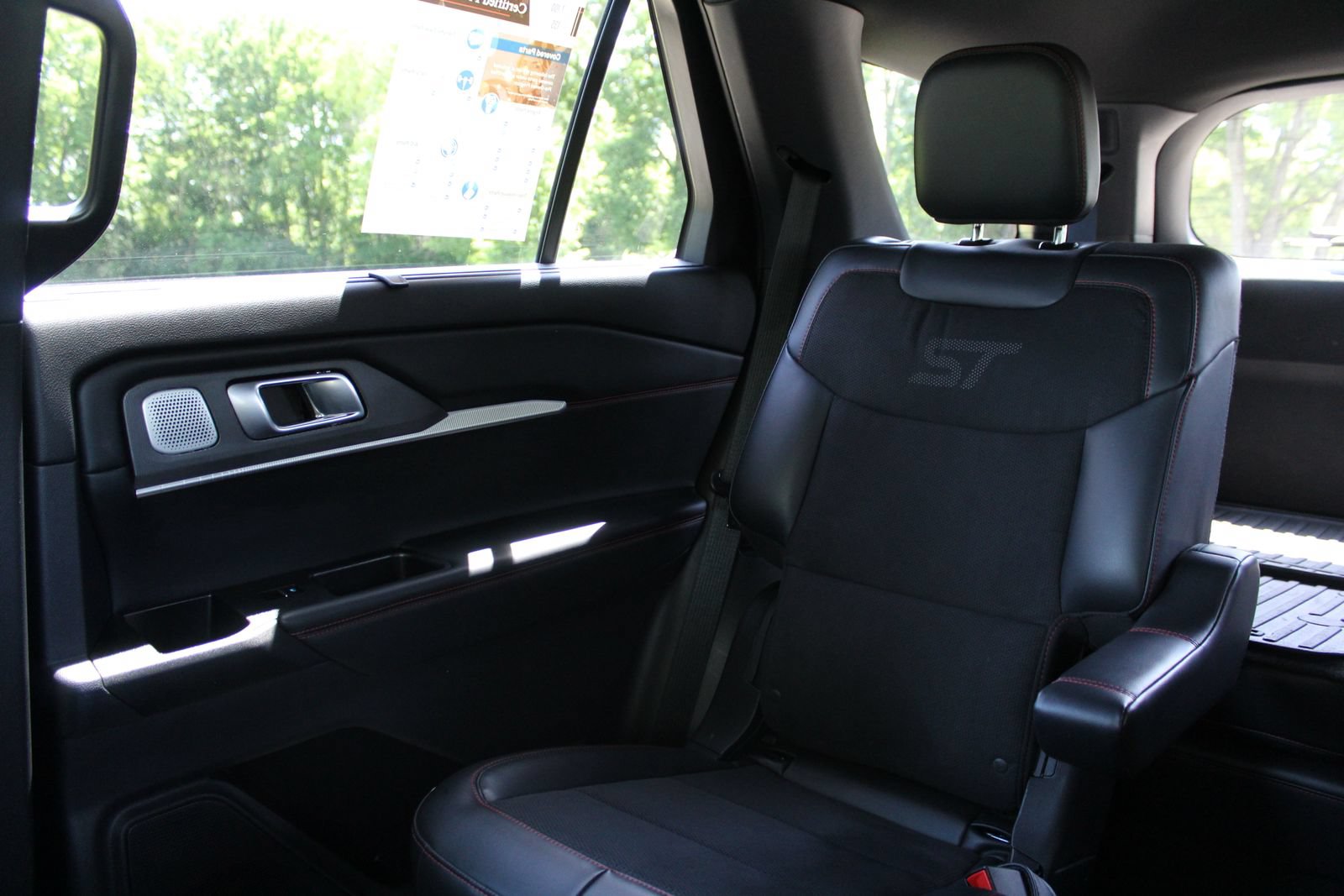 Used 2025 Ford Explorer ST AWD/4WD image 13
