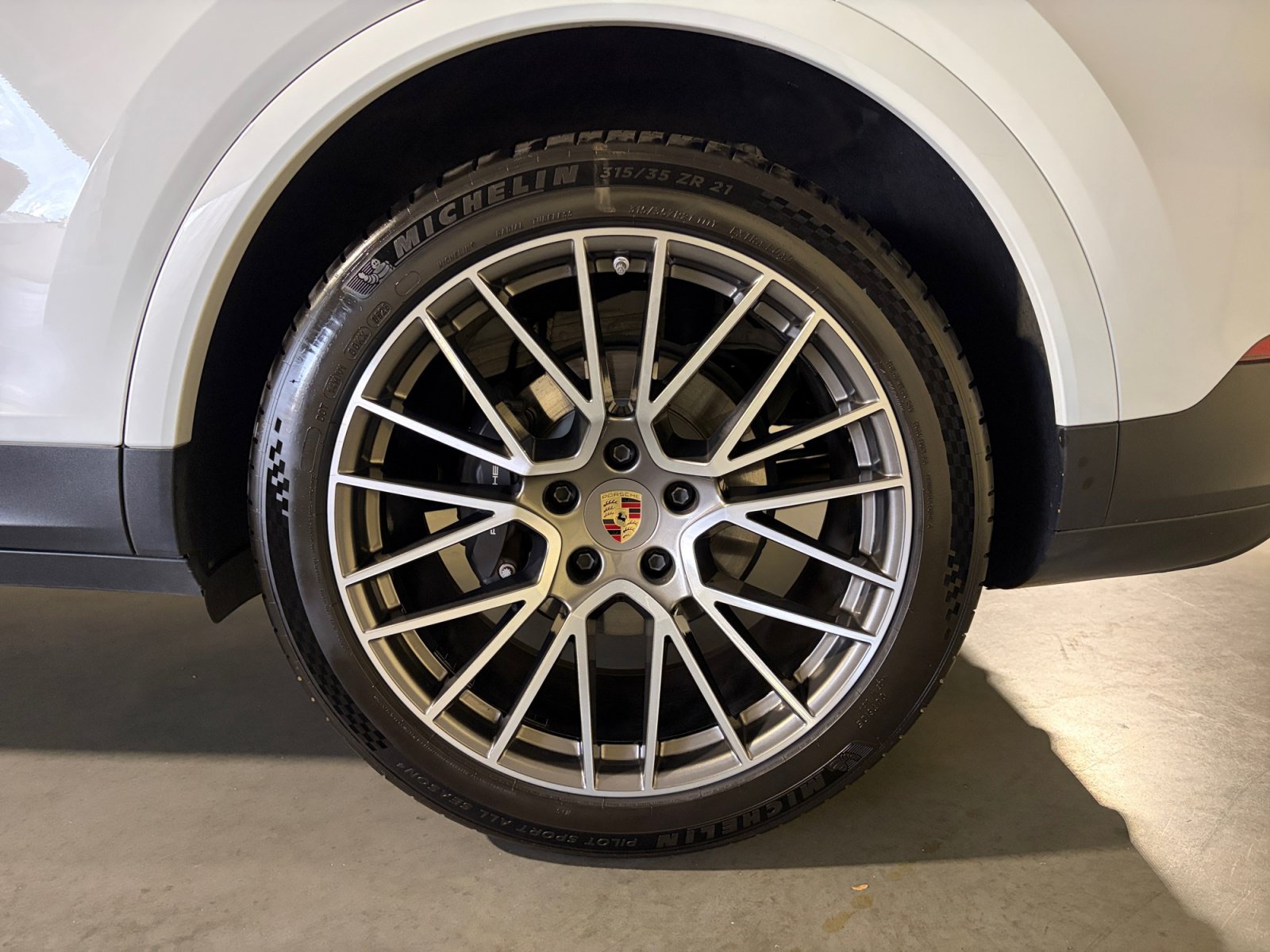 Certified 2023 Porsche Cayenne Platinum Edition AWD/4WD image 20