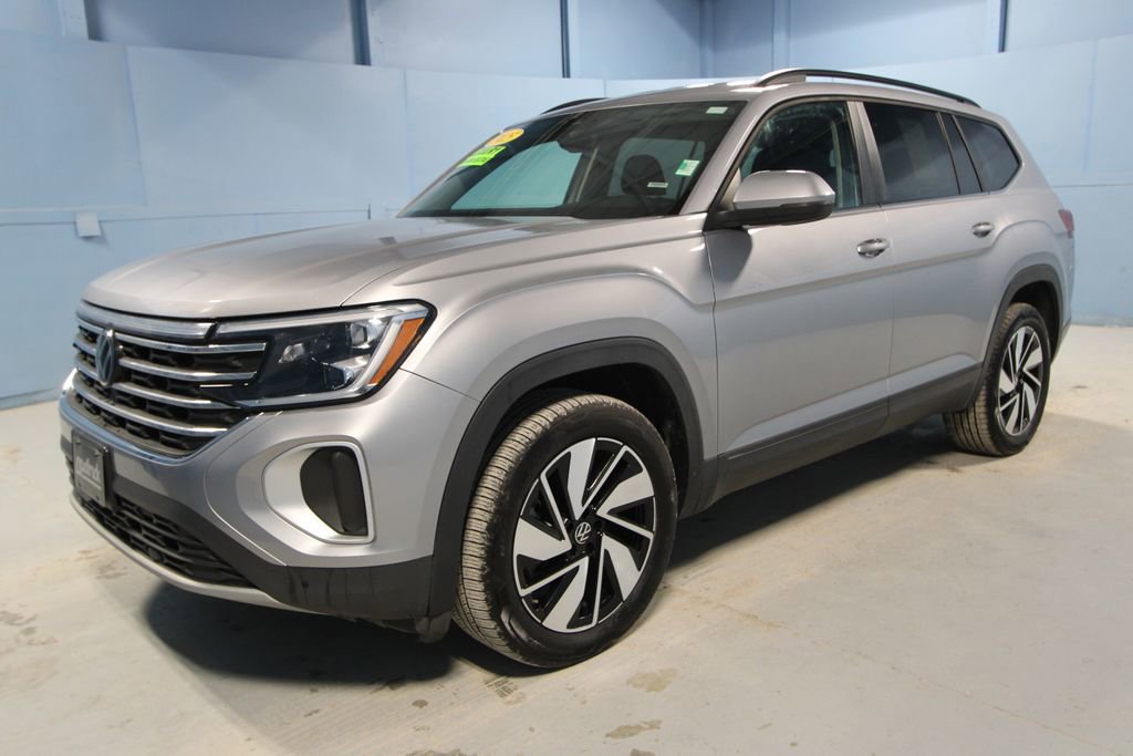 Used 2025 Volkswagen Atlas SE image 30