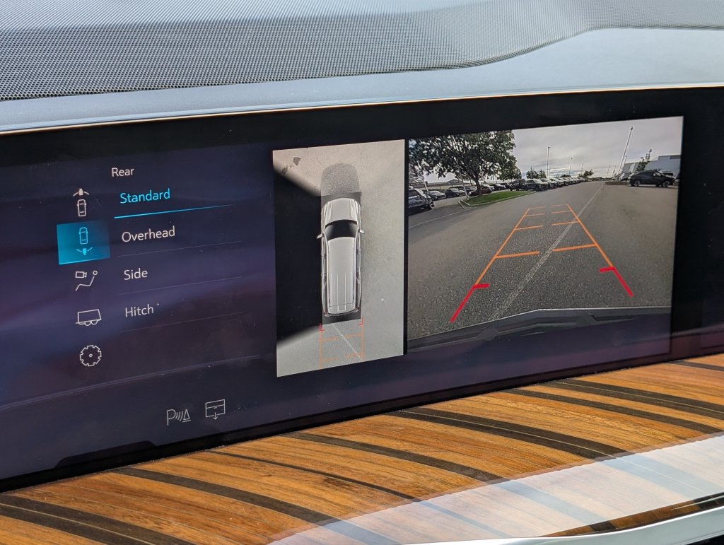 Certified 2025 Cadillac Escalade ESV Sport Platinum RWD image 28