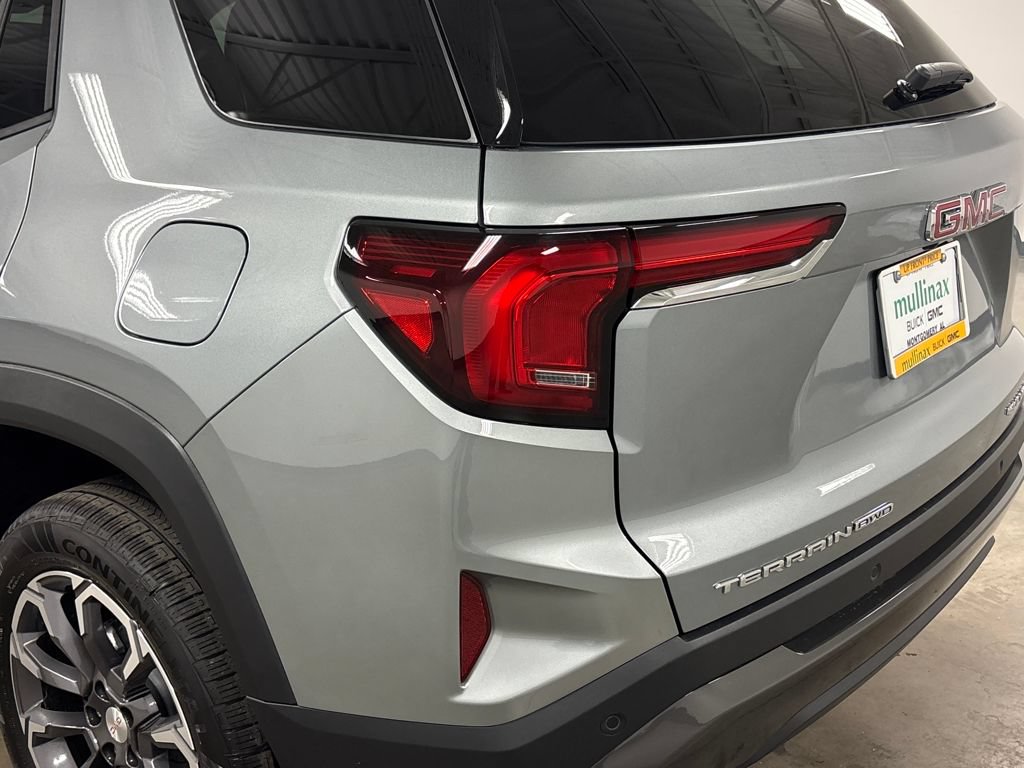 New 2026 GMC Terrain Elevation w/ Elevation Premium Package AWD/4WD image 14