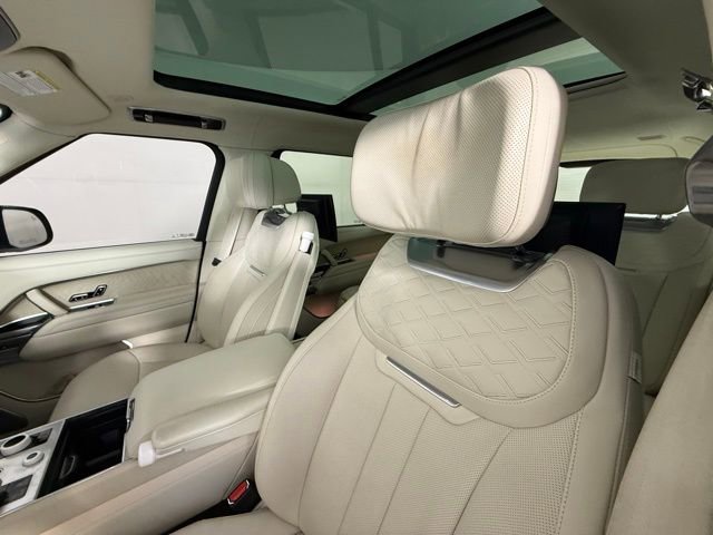 Used 2023 Land Rover Range Rover SV image 9