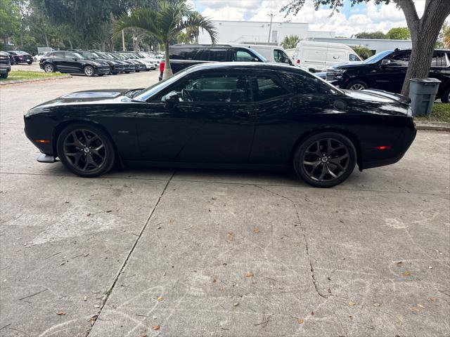 Used 2019 Dodge Challenger R/T RWD image 9