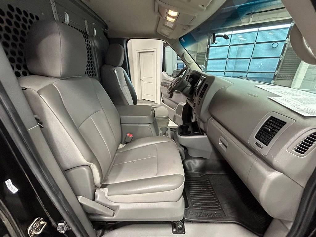 Used 2016 Nissan NV 2500 SL w/ Technology Package image 32