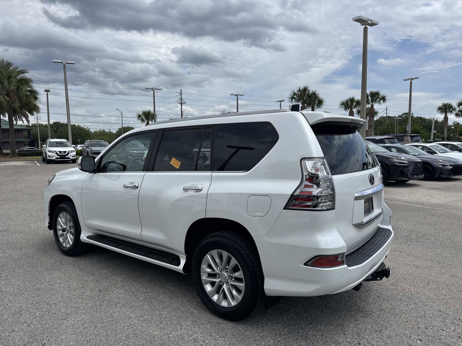 Certified 2022 Lexus GX 460 Premium w/ Premium Package AWD/4WD image 5