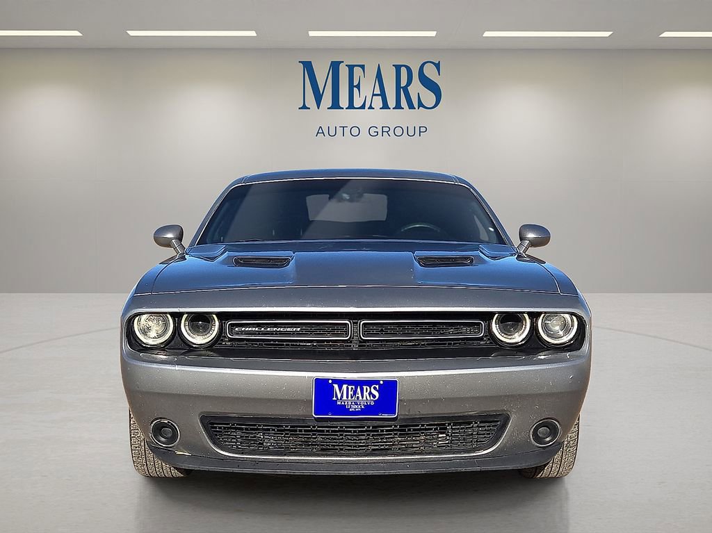 Used 2015 Dodge Challenger SXT image 8