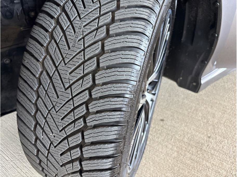 Used 2020 Toyota Camry SE image 25