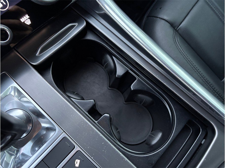 Used 2020 Land Rover Range Rover Sport SE image 36