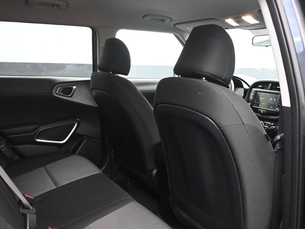 Used 2025 Kia Soul LX w/ LX Technology Package image 17