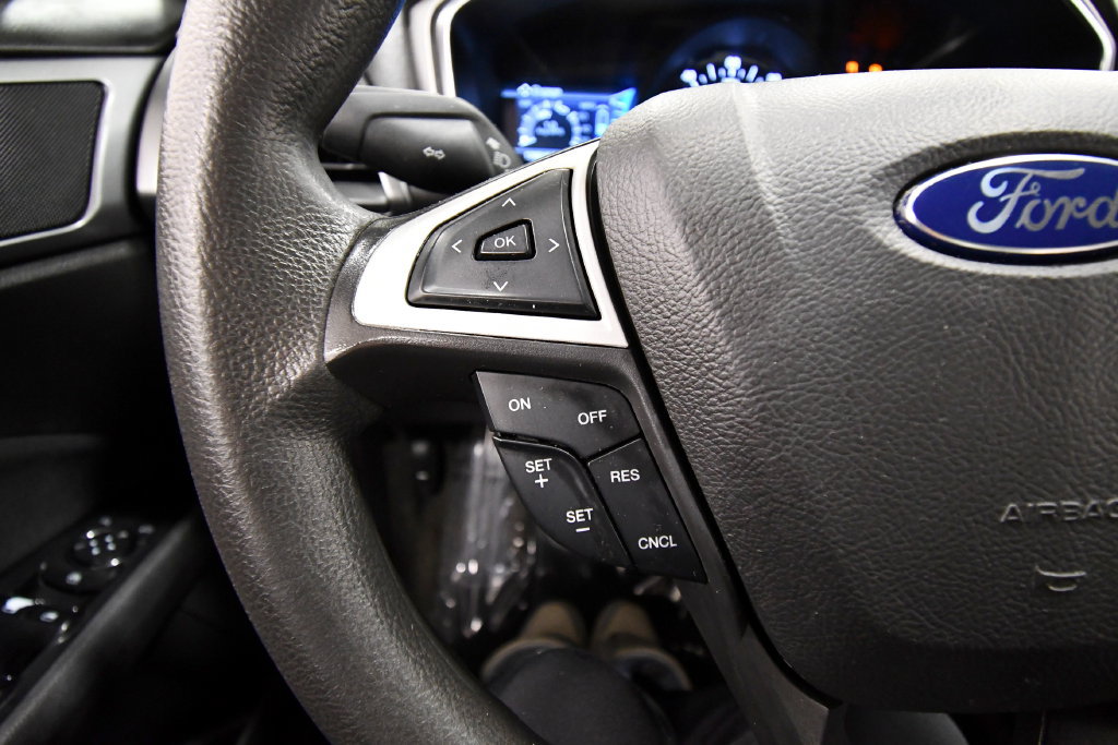 Used 2016 Ford Fusion SE FWD image 20
